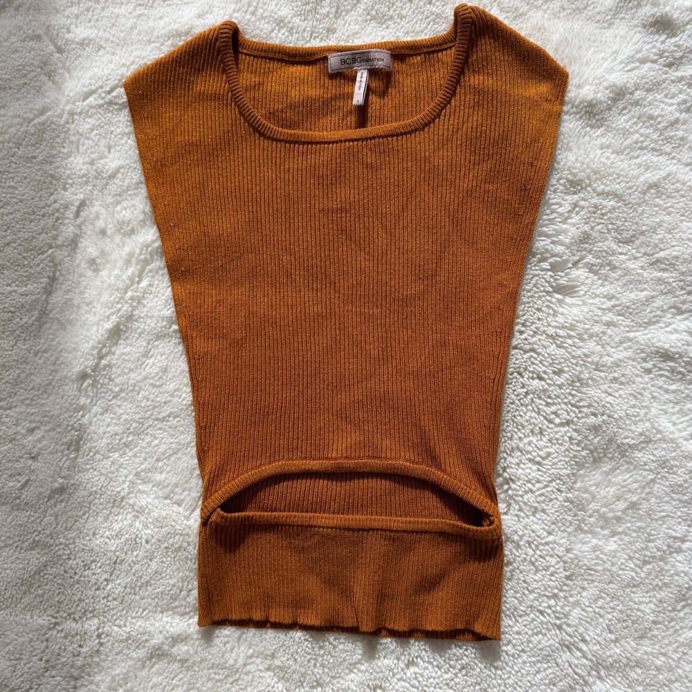 BCBGeneration Terracotta Sleeveless Knit Top with belly cut-out - Size Small